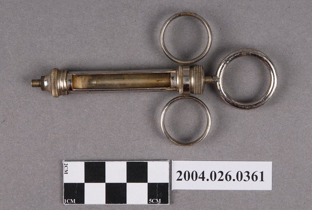 IWATA葛目氏喉頭注射器 (共4張)