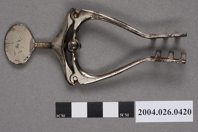 耳鼻喉科乳突撐開器 (共4張)