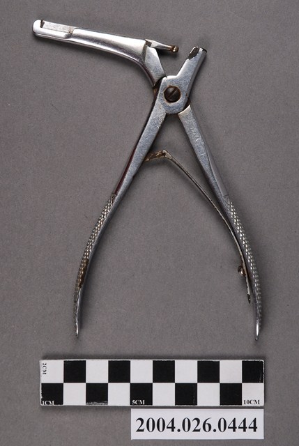 IWATA耳鼻喉科咬骨鉗 (共4張)