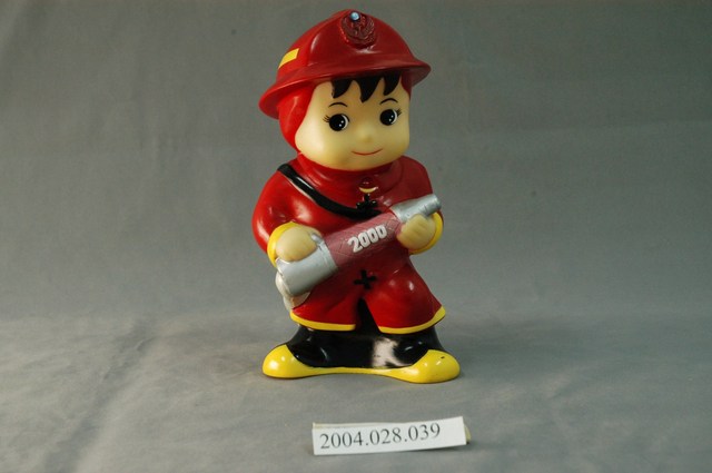 紅衣消防娃娃 (共4張)