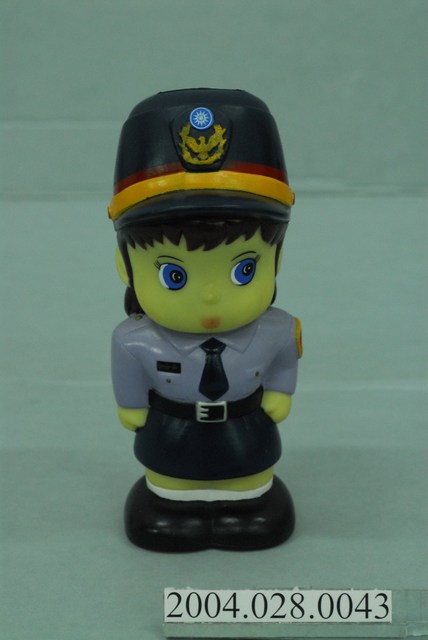 女警察娃娃 (共3張)