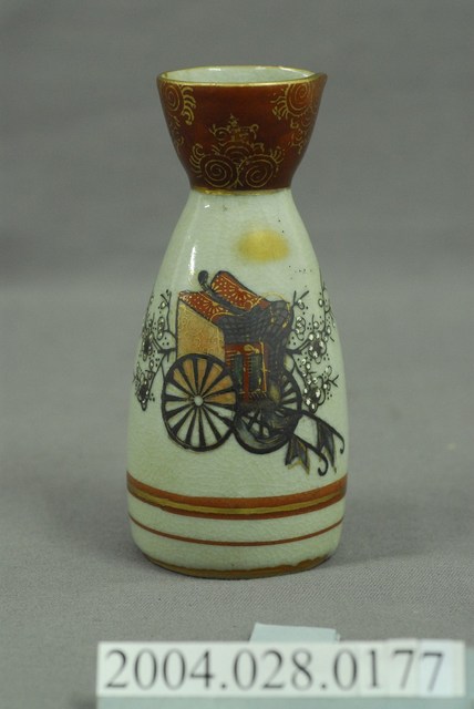 車圖案酒器 (共4張)