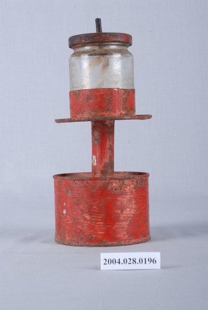 紅漆立柱式煤油燈 (共2張)