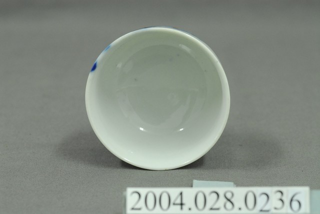 梧棲鎮長楊忠言贈高級路面並橋樑竣工紀念小瓷杯 (共5張)