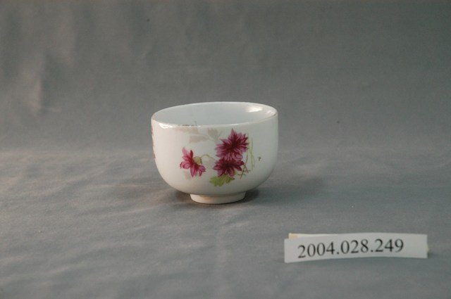 蘇澳鎮農會贈創立四十五週年紀念小瓷杯 (共3張)