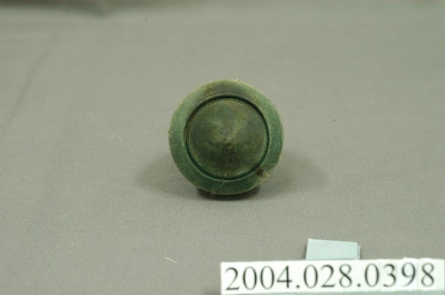 淺褐色木製陀螺 (共3張)