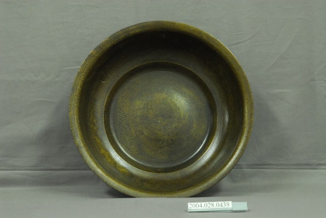 銅製牡丹花草暗紋臉盆 (共3張)