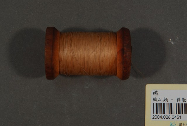 線軸與線 (共5張)