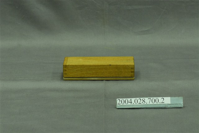 奧林巴斯株式會社顯微鏡木盒 (共1張)