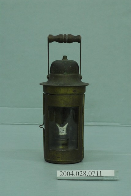 Sherwood Ltd Linley製銅質手提煤油燈 (共3張)