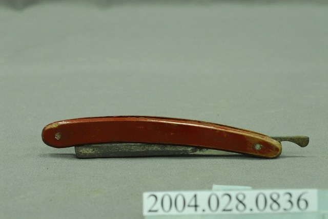 東和牌紅色木柄直式剃刀 (共11張)