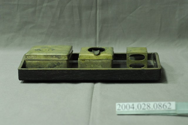 菸灰缸四件一組 (共3張)