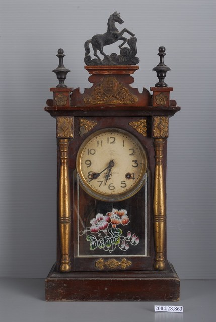 中國山東煙臺鐘錶廠製北極星牌馬頭機械木座鐘組 (共2張)