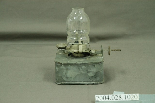 鍍鋅鐵板製煤油壺 (共2張)