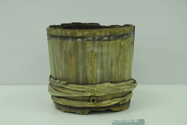 粗竹篾繞箍木製中型醬油桶桶身 (共5張)