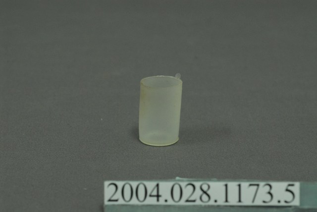 染髮劑攪和用之塑膠容器 (共3張)