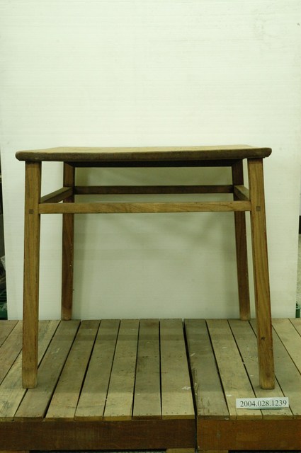 木製方形餐桌 (共4張)