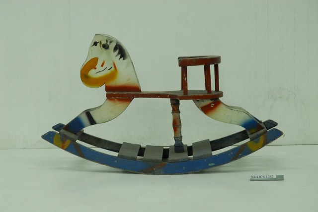 木製搖擺馬 (共3張)