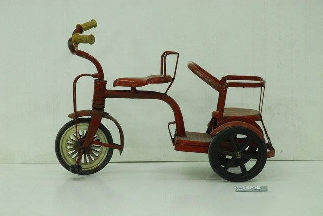 兒童用紅色三輪車 (共3張)