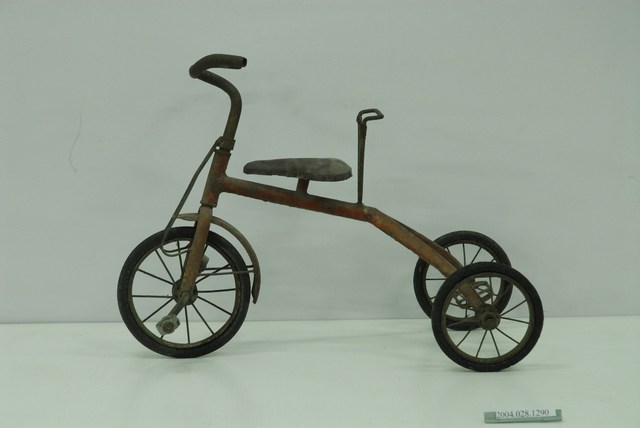 金屬製兒童用三輪腳踏車 (共3張)