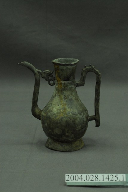 獅鈕鳳銜嘴錫壺壺身 (共14張)