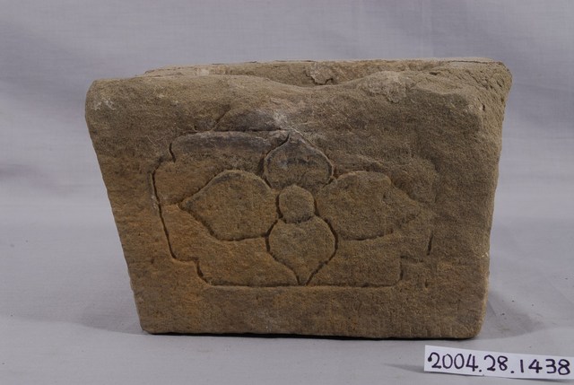 方形石香爐 (共4張)