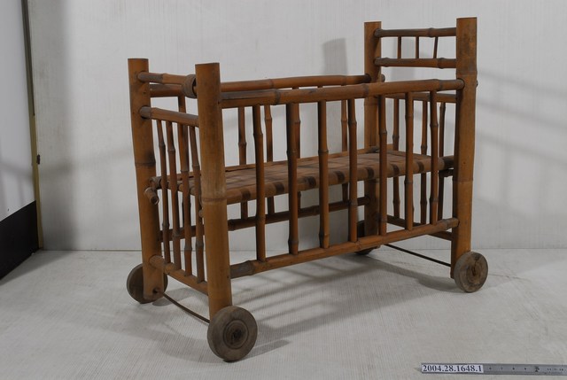 竹製嬰兒床含活動式小竹椅之竹製嬰兒床 (共2張)