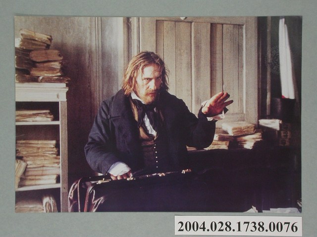 《戰慄黑洞》電影劇照8 (共2張)