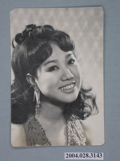 徐美英明星照片 (共2張)