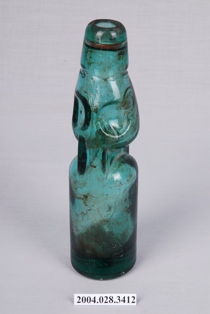青藍色圓柱形彈珠汽水玻璃瓶- 藏品資料- 國立臺灣歷史博物館典藏網