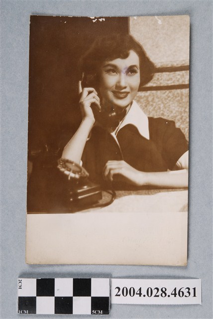 李麗華照片 (共2張)