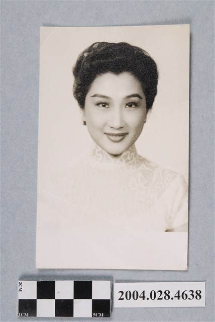 周曼華照片 (共2張)