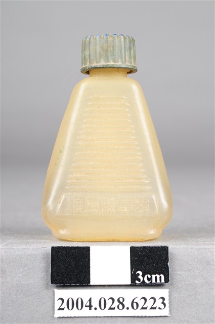 順風工業股份有限公司出品電扇潤滑油塑膠瓶 (共9張)