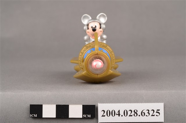 麥當勞米奇星空火箭玩具 (共9張)