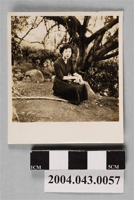 女子獨照 (共2張)