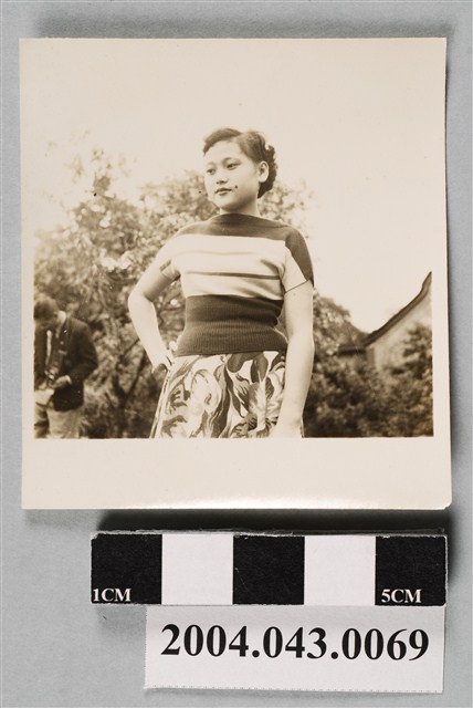 女子獨照 (共2張)