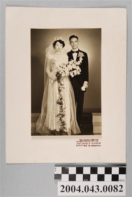 臺北市世界照相館拍攝結婚照 (共2張)