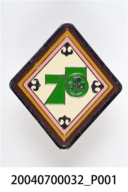 中華民國女童軍紀念章 (共3張)