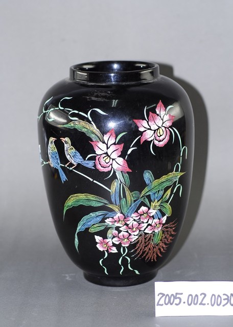 漆雕花鳥花瓶 (共2張)