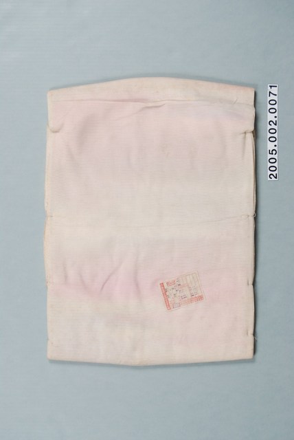 新竹州出售壁絽布料 (共1張)