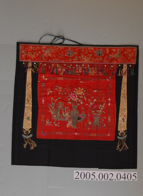 刺繡桌裙彩聯劍帶 (共1張)