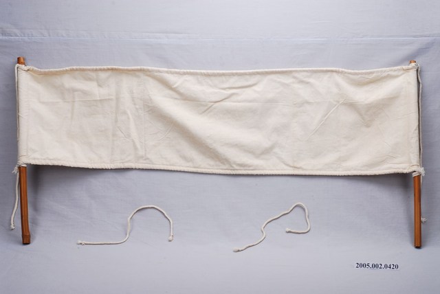 白色置物帆布架組 (共1張)