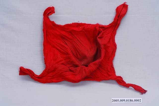 子弟戲道具包裏大印的紅布 (共1張)