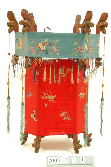 吉祥花蟲繡紋宮燈 (共2張)