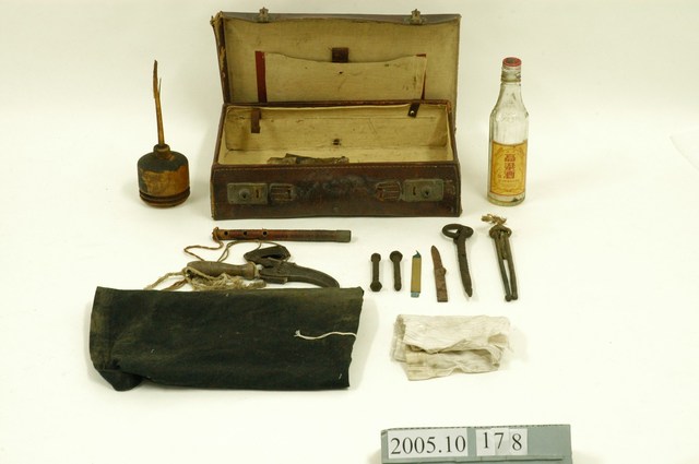 閹豬工具組 (共2張)