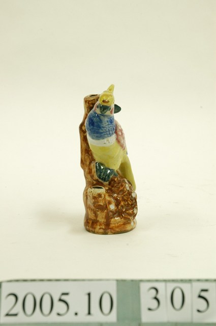 鶯歌窯鸚鵡彩瓷燈座 (共3張)