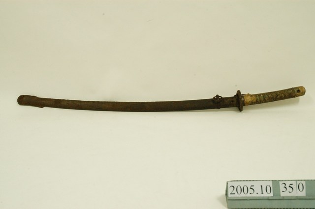 金屬製帶刀銷微彎形軍刀 (共1張)