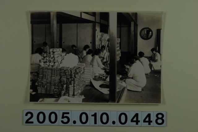 愛國婦人會彰化分會調制慰問袋照片 (共4張)