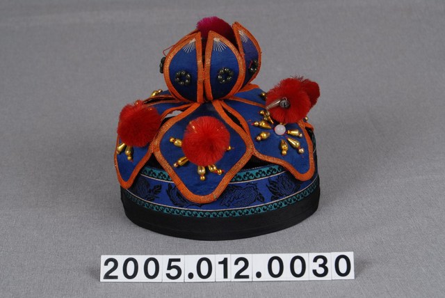 黑地盤金珠飾蓮花造型童帽 (共6張)