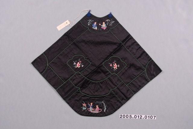 黑色地彩繡人物紋菱形肚兜 (共6張)